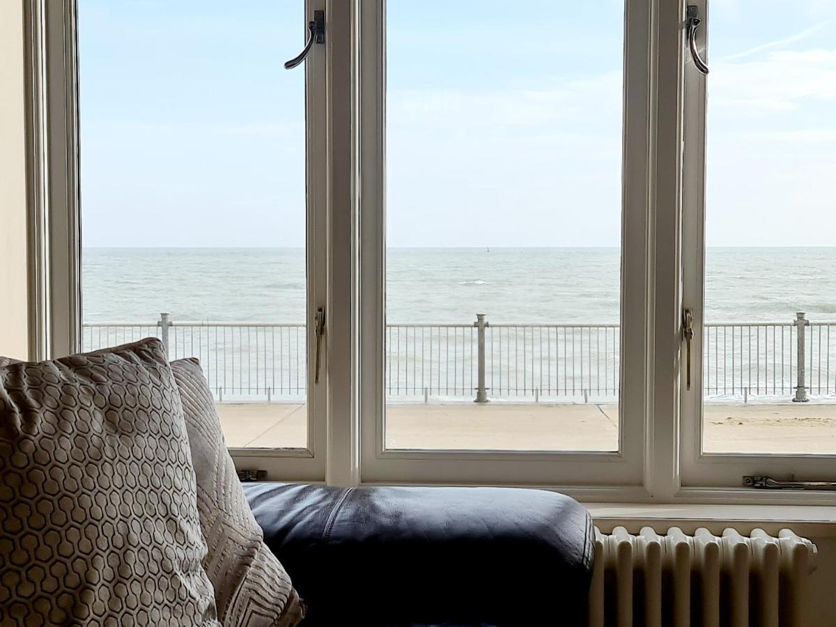Vitamin Sea - Beachfront Apartment - Sleeps 4 Ramsgate Exterior photo