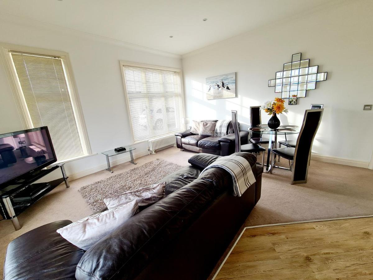 Vitamin Sea - Beachfront Apartment - Sleeps 4 Ramsgate Exterior photo