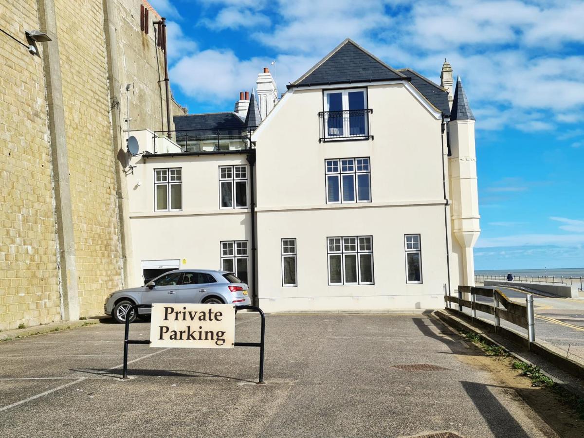 Vitamin Sea - Beachfront Apartment - Sleeps 4 Ramsgate Exterior photo