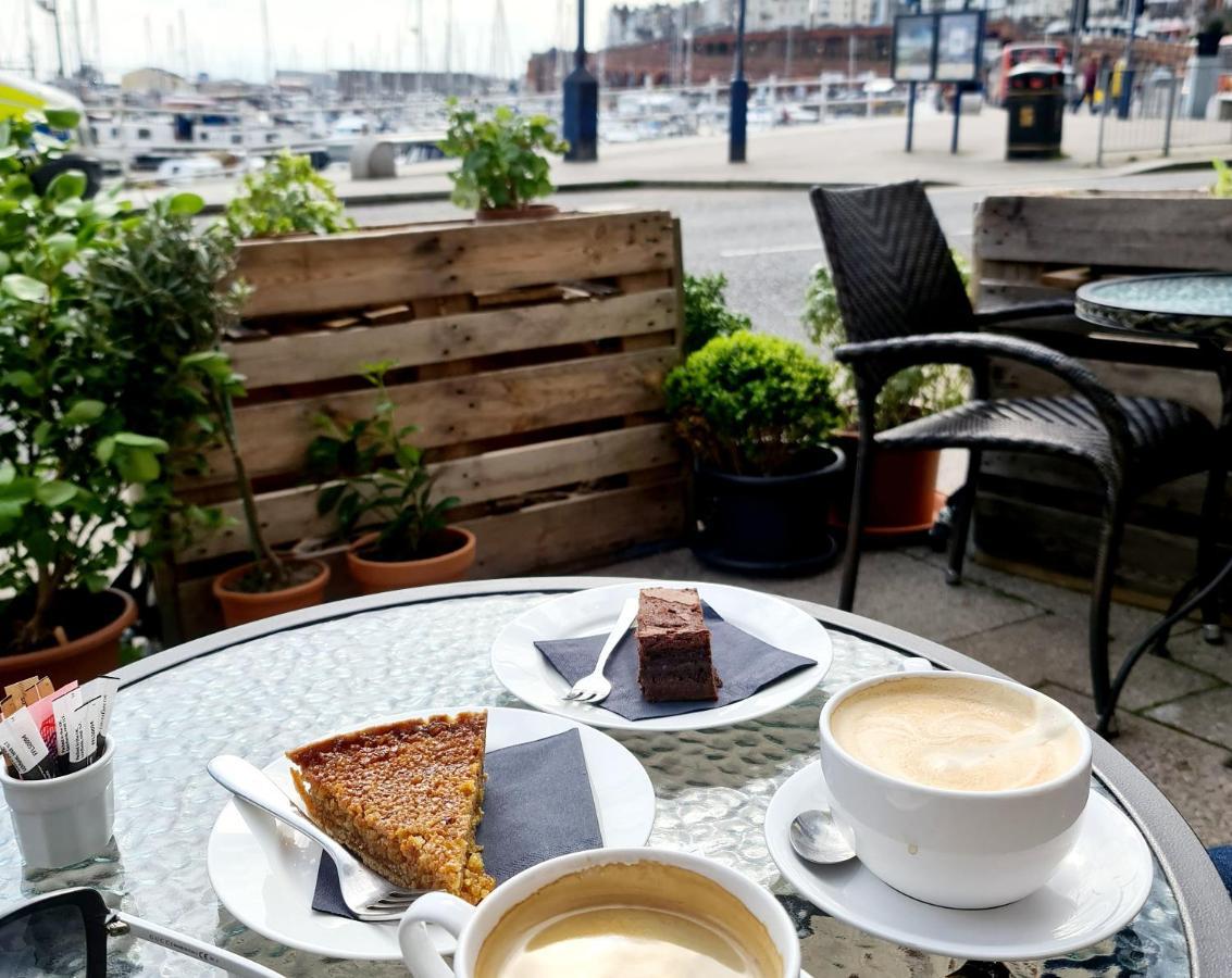 Vitamin Sea - Beachfront Apartment - Sleeps 4 Ramsgate Exterior photo
